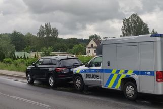 „Byla to normální rodina.“ Kynšperk hledá po hrůzném nálezu dětských ostatků odpovědi - Novinky